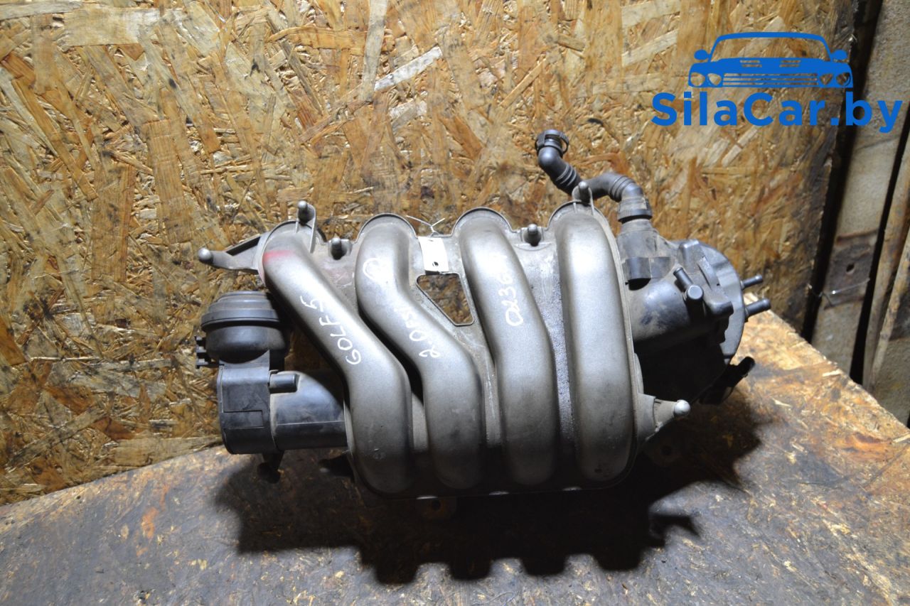 коллектор впускной Volkswagen Golf 5 поколение (2003 - 2009), 2.0 л., FSI, AXW, бензин, МКПП, 06F133210D - фото №1