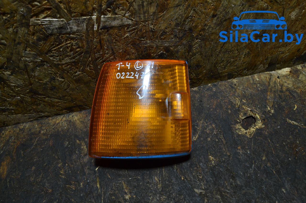 поворотник левый Volkswagen Transporter T4 1998 - фото №1