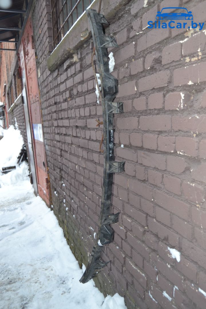 крепление бампера Volkswagen Transporter T4 1999, 7DO807183 - фото №1