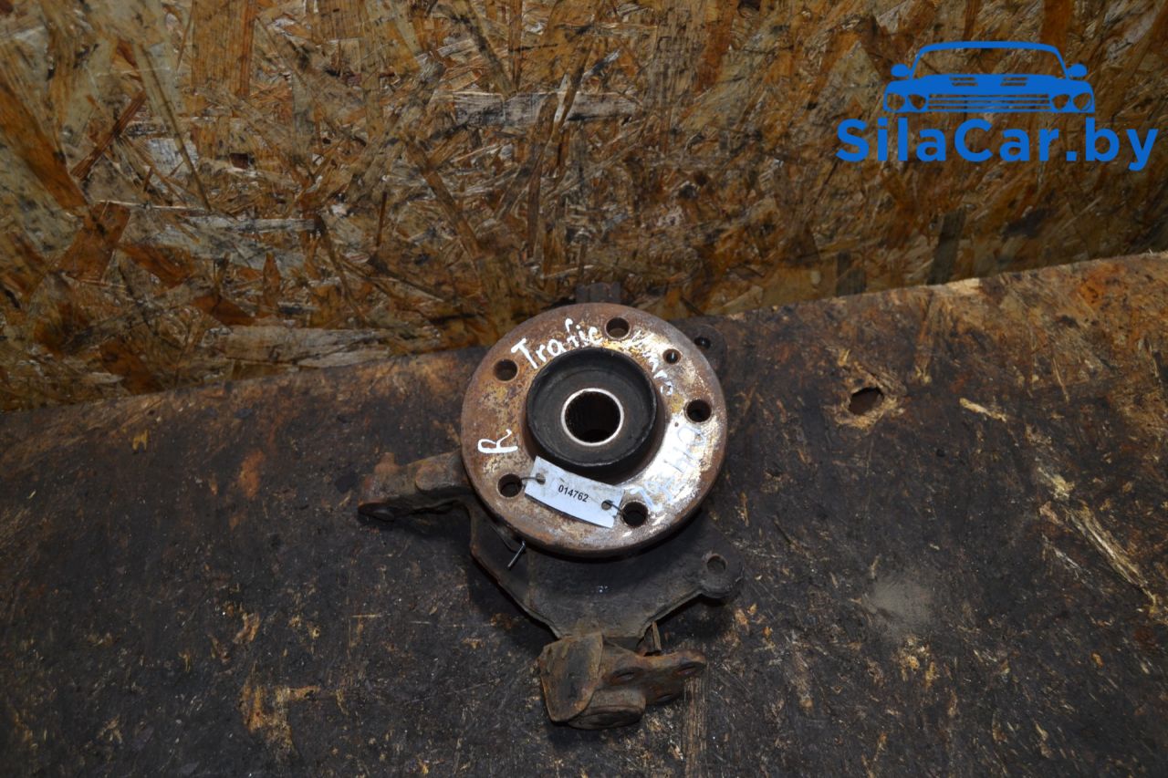 кулак поворотный правый Renault Trafic 2 поколение 2006 - фото №1