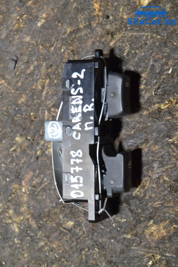 блок управления стеклоподъемниками Kia Carens 2 поколение (2002 - 2006), 2.0 л., CRDi, D4EA, дизель, 935751D0003W - фото №1