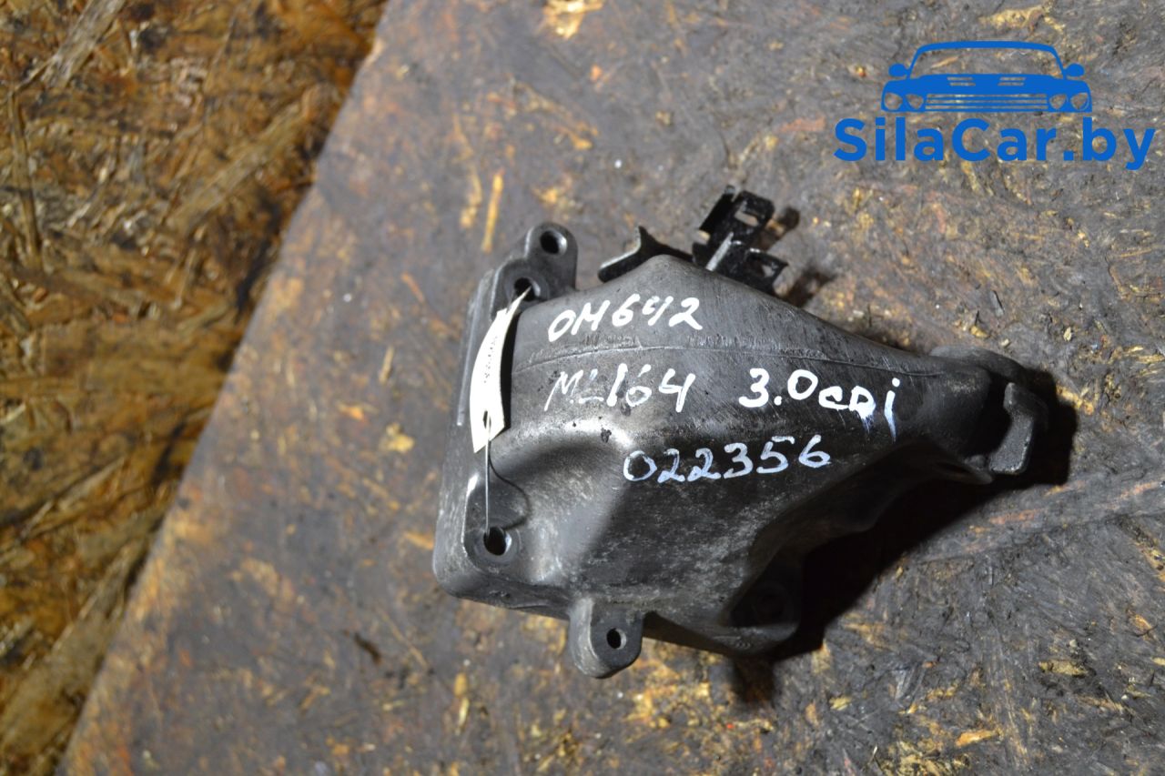 кронштейн двигателя Mercedes-Benz M-Класс W164 (2005 - 2008), 3.0 л., CDi, OM 642.940, дизель, АКПП, A6422230304 - фото №1