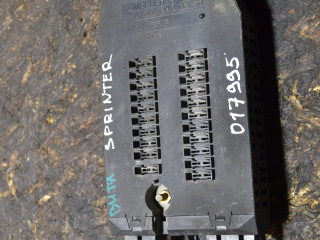 блок предохранителей Mercedes-Benz Sprinter 1 поколение (W901-905) [рестайлинг] (2000 - 2006), A9015400350