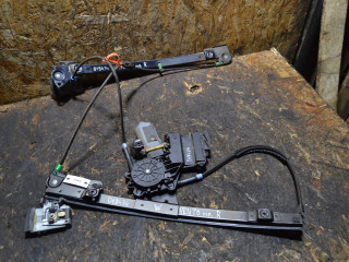 стеклоподъемник электрический передний правый Volkswagen Vento 1 поколение 1995, седан