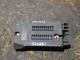 блок предохранителей Mercedes-Benz Sprinter 1 поколение (W901-905) [рестайлинг] (2000 - 2006), A9015400350