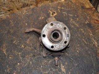 кулак поворотный правый Volkswagen Transporter T4 1998