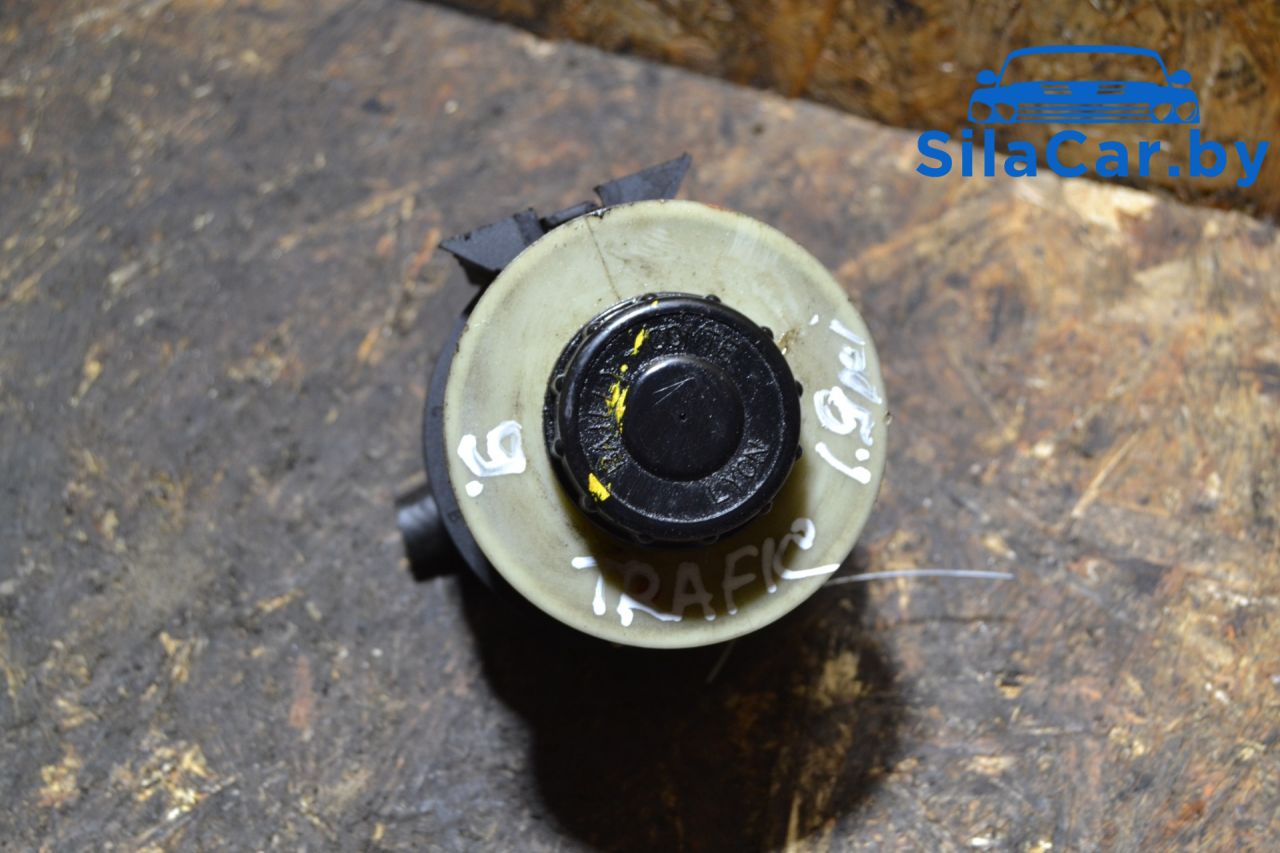 бачок гидроусилителя Renault Trafic 2 поколение 2001, 1.9 л., DCi, дизель - фото №1