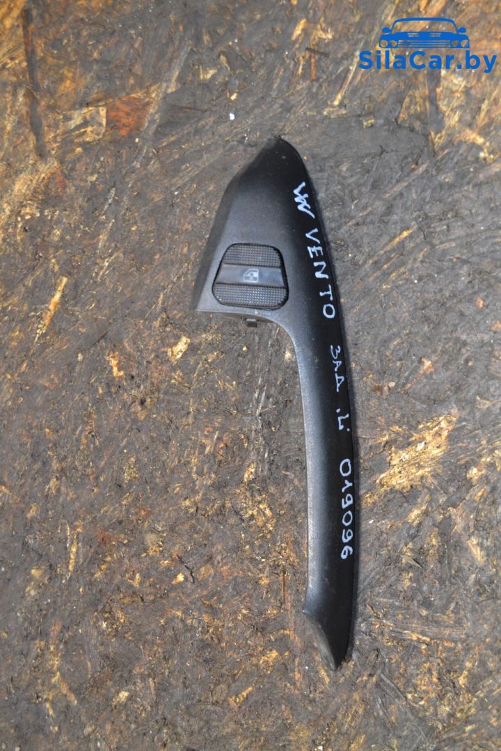 кнопка стеклоподъемника двери задней Volkswagen Vento 1 поколение 1995, седан - фото №1