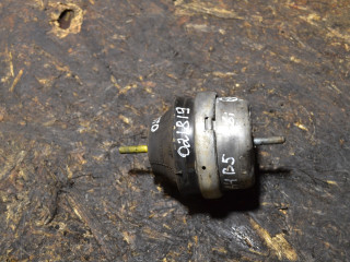 подушка крепления двигателя Audi A4 B5 1999, 1.6 л., ADP, бензин