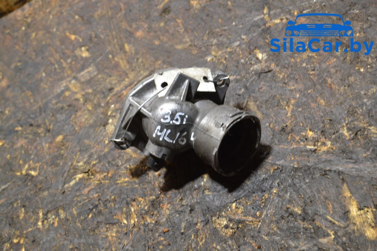 корпус термостата Mercedes-Benz M-Класс W164 (2005 - 2008), 3.5 л., M 272.967, бензин, АКПП, A2722000415 - фото №1