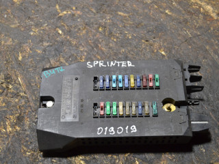 блок предохранителей Mercedes-Benz Sprinter 1 поколение (W901-905) [рестайлинг] (2000 - 2006), A9015400350