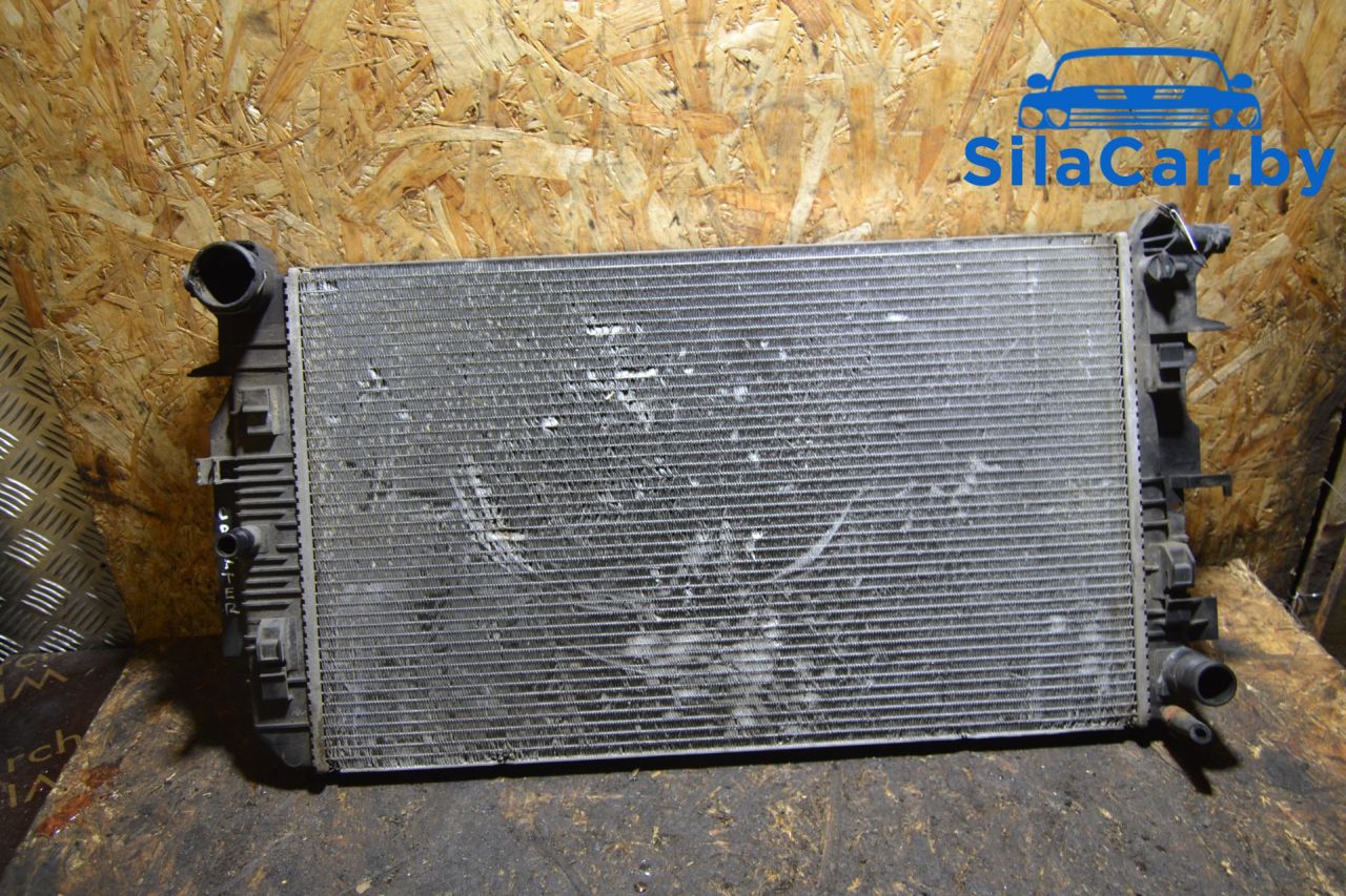 радиатор (основной) Volkswagen Crafter 1 поколение 2009, 2.5 л., дизель, МКПП - фото №1