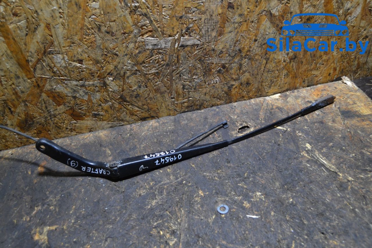 щеткодержатель (поводок стеклоочистителя, дворник) Volkswagen Crafter 1 поколение 2009, 2.5 л., дизель, МКПП, A9068200644 - фото №1