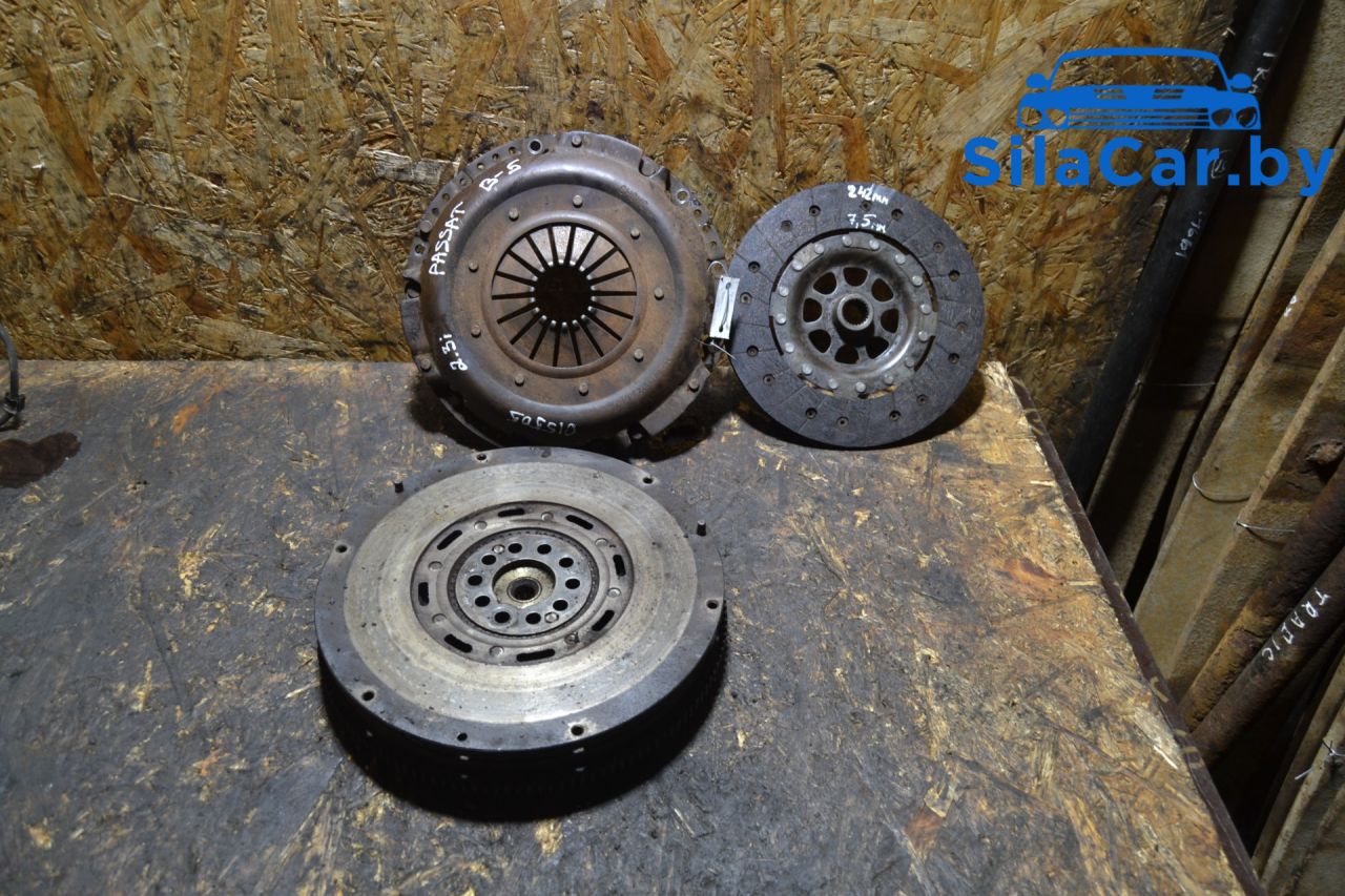 комплект сцепления Volkswagen Passat B5 (1996 - 2001), 2.3 л., AGZ, бензин - фото №1