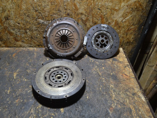 комплект сцепления Volkswagen Passat B5 (1996 - 2001), 2.3 л., AGZ, бензин