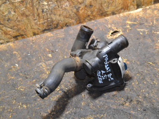 корпус термостата Volkswagen Passat B5 (1996 - 2001), 2.3 л., AGZ, бензин, 071121121, 071121133