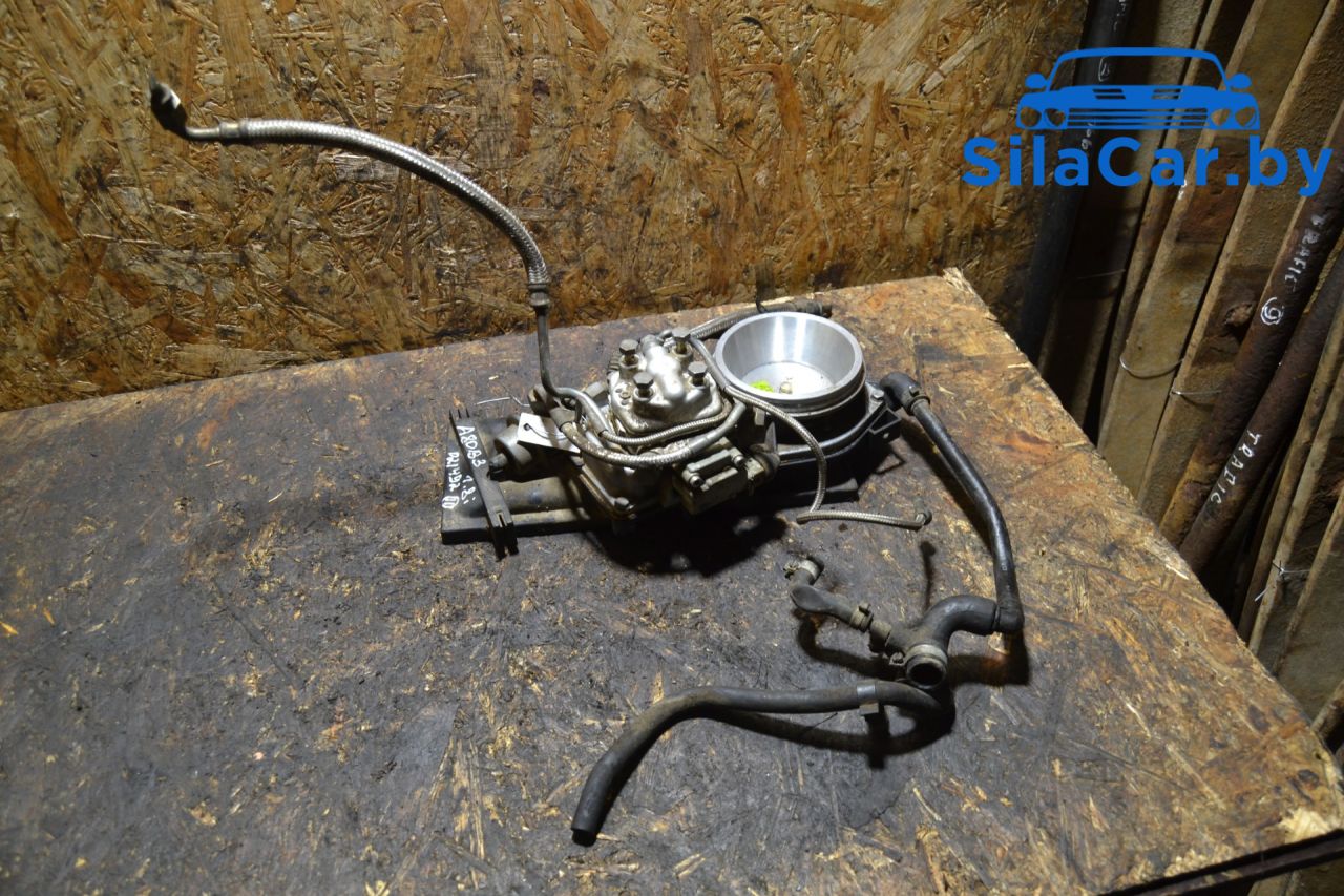 распределитель впрыска (инжектор) Audi 80 B3 (1986 - 1991), 1.8 л., бензин, 0438121011, 026133353 - фото №1