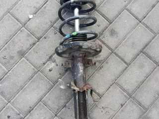 стойка передняя левая Renault Megane 3 поколение (2008 - 2014), 1.5 л., дизель