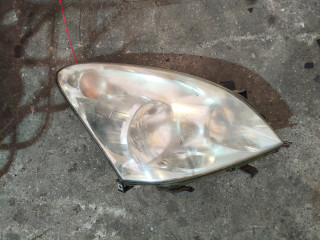 фара правая Toyota Corolla Verso 1 поколение E121 (2001 - 2004)