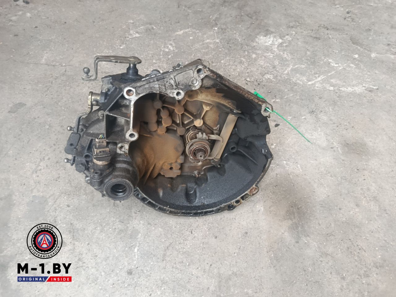 КПП механическая (МКПП) Peugeot 206 1 поколение (1998 - 2003), 1.6 л., бензин, МКПП, 20CN24 - фото №1