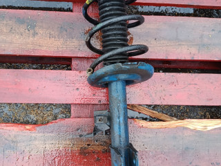 стойка передняя правая Peugeot Partner 2 поколение (B9) (2008 - 2012), 1.6 л., дизель