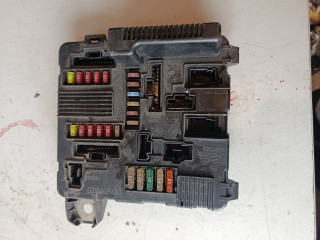 блок предохранителей Renault Scenic 2 поколение 2004, 8200306033A