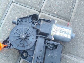 моторчик стеклоподъемника передний правый Renault Grand Scenic 3 поколение (2009 - 2012), 807302741R