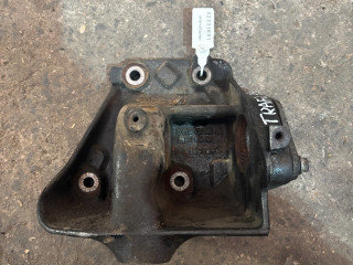 кронштейн полуоси Renault Trafic 2 поколение [рестайлинг] (2006 - 2015), 2.5 л., дизель, 8200426805