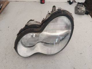 фара левая Mercedes-Benz C-Класс W203/S203/CL203 2003, 2038200161