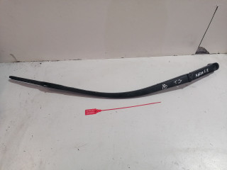 щеткодержатель (поводок стеклоочистителя, дворник) Mazda 6 GH (2007 - 2012)