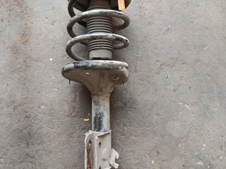 стойка передняя правая Hyundai Trajet 1 поколение [рестайлинг] (2004 - 2007), 2.0 л., дизель
