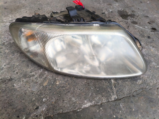 фара правая Chrysler Voyager 3 поколение (1995 - 2001), 04857702AB