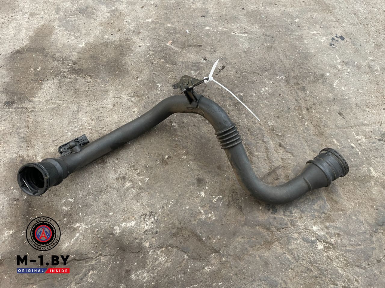 патрубок интеркулера Renault Scenic 3 поколение (2009 - 2012), 8200981498B - фото №1