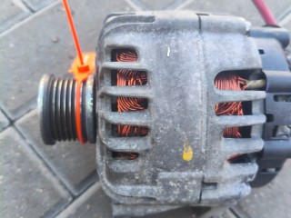 генератор Renault Logan 1 поколение (2004 - 2009), 1.5 л., дизель, 8200725683