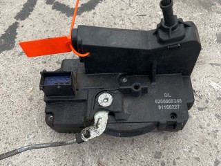 замок двери передней правой Renault Trafic 2 поколение (2001 - 2006), 8200008248
