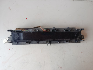 щиток приборов (приборная панель) Renault Scenic 2 поколение [рестайлинг] 2007, 8200704463A