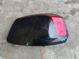фонарь задний Peugeot 5008 2 поколение (2017 - 2026), 9811028080