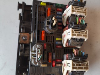 блок предохранителей Citroen C5 2 поколение (2008 - 2017), 9675877980, BSMR02