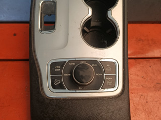 консоль салона Jeep Grand Cherokee 4 поколение (2010 - 2013)