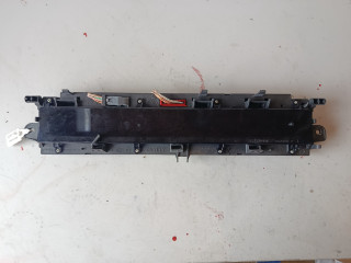 щиток приборов (приборная панель) Renault Scenic 2 поколение [рестайлинг] 2007, 8200704463A