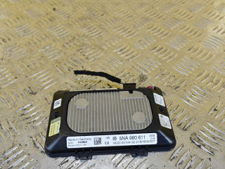 Беспроводное зарядное устройство Volkswagen Tiguan 2 поколение [рестайлинг] 2021, 2.0 л., бензин, АКПП, передний привод, 5NA980