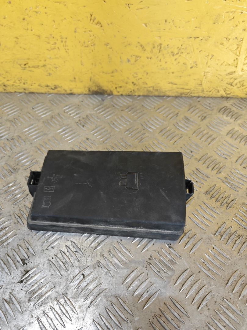 блок предохранителей Volkswagen Jetta 7 поколение 2021, 2.0 л., бензин, АКПП, 5Q0937132B - фото №1