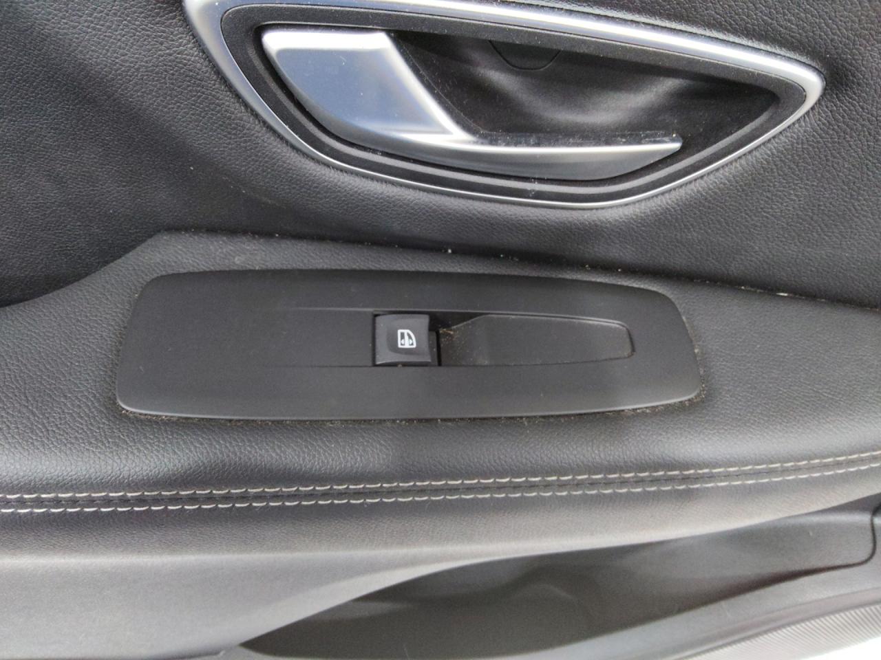 кнопка стеклоподъемника двери задней левой Renault Scenic 4 поколение 2018 - фото №1