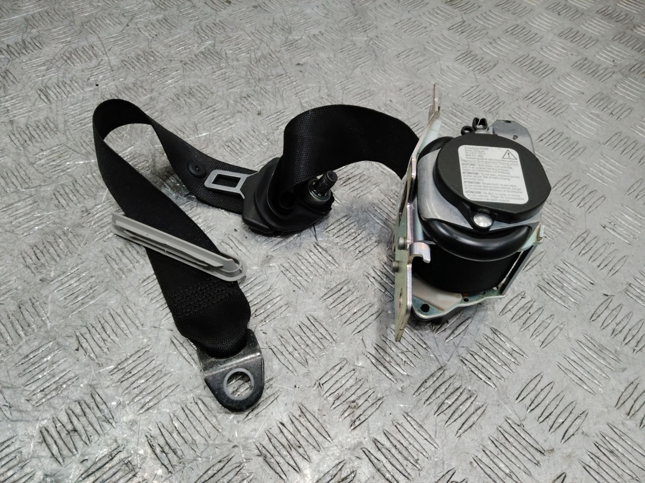 ремень безопасности Mercedes-Benz GL-Класс X166 2014, A16686009859C94 - фото №1