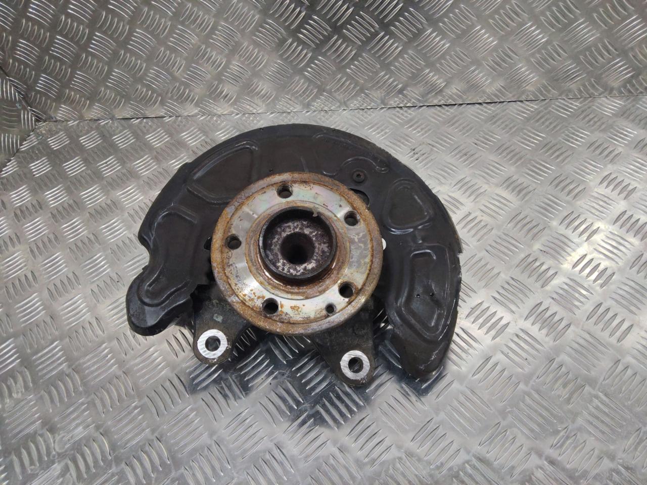 кулак поворотный правый Mercedes-Benz Vito W447 2017, A4473320501 - фото №1