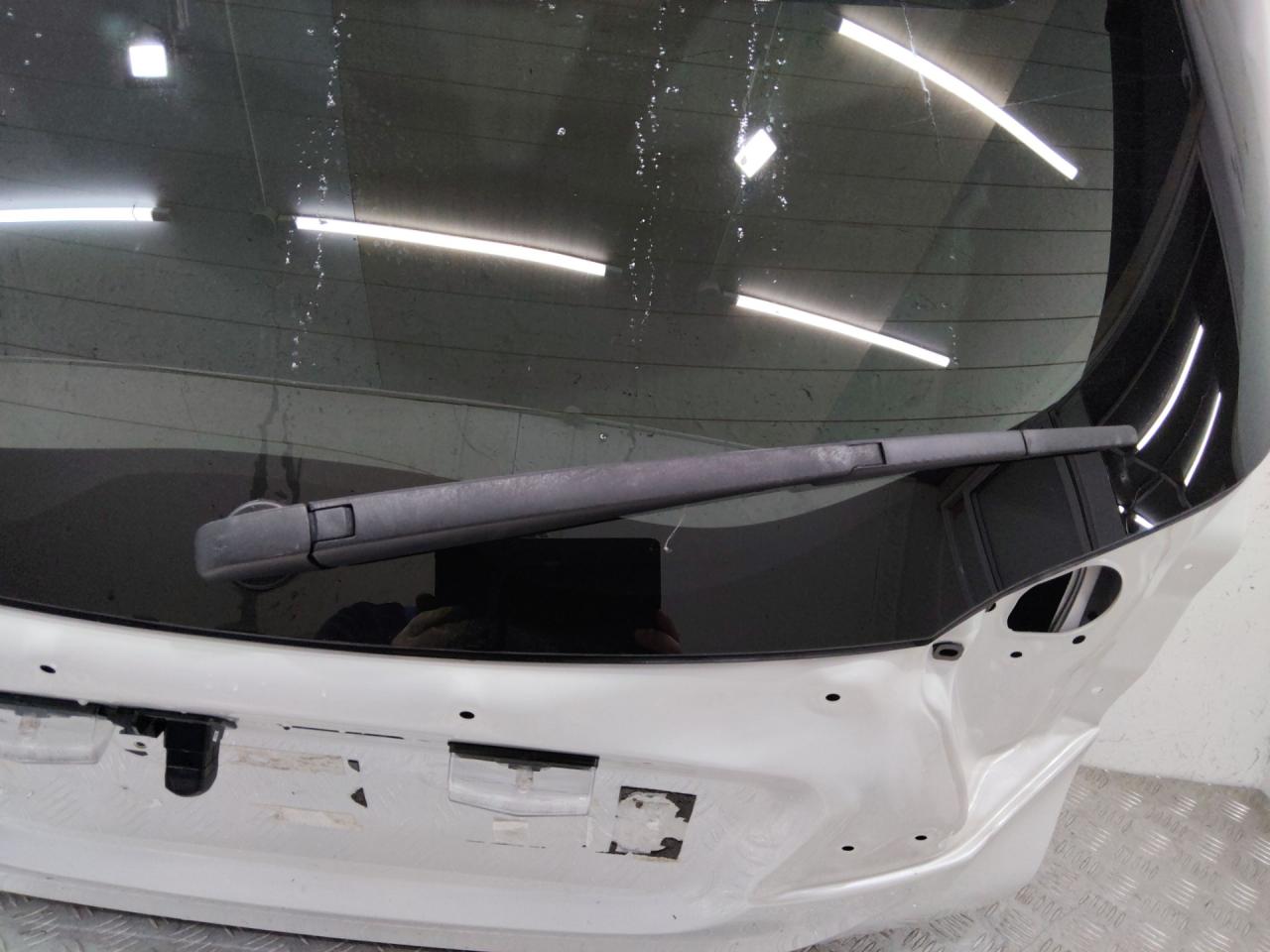 щеткодержатель задний Toyota C-HR 1 поколение AX10 2018 - фото №1