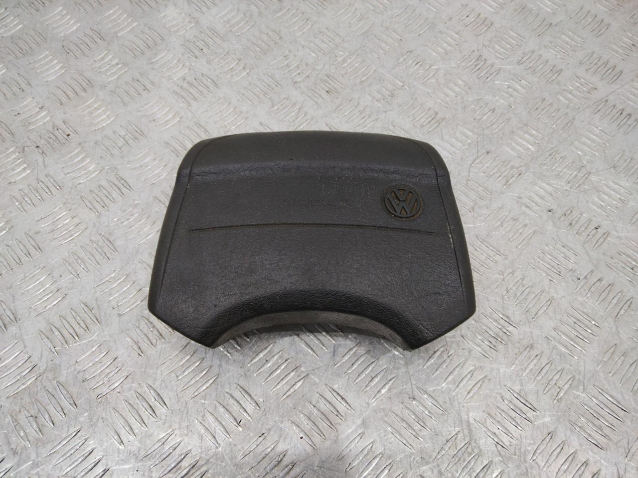 подушка безопасности водителя Volkswagen Transporter T4 1996, 701880203C, 701880203 - фото №1