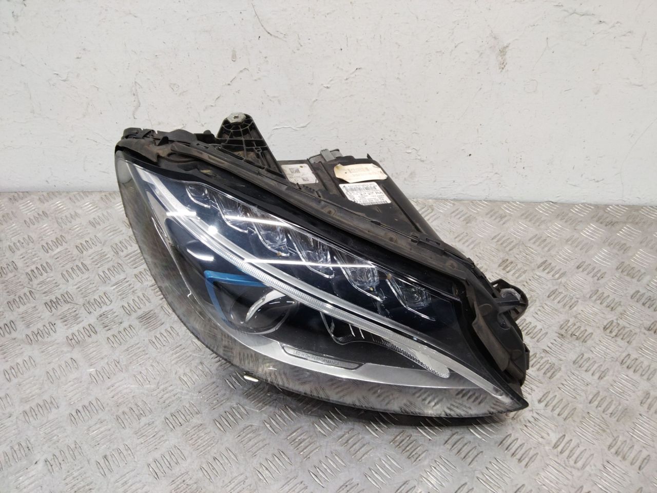 фара правая Mercedes-Benz C-Класс W205/S205/C205 2016, A2059060204 - фото №1