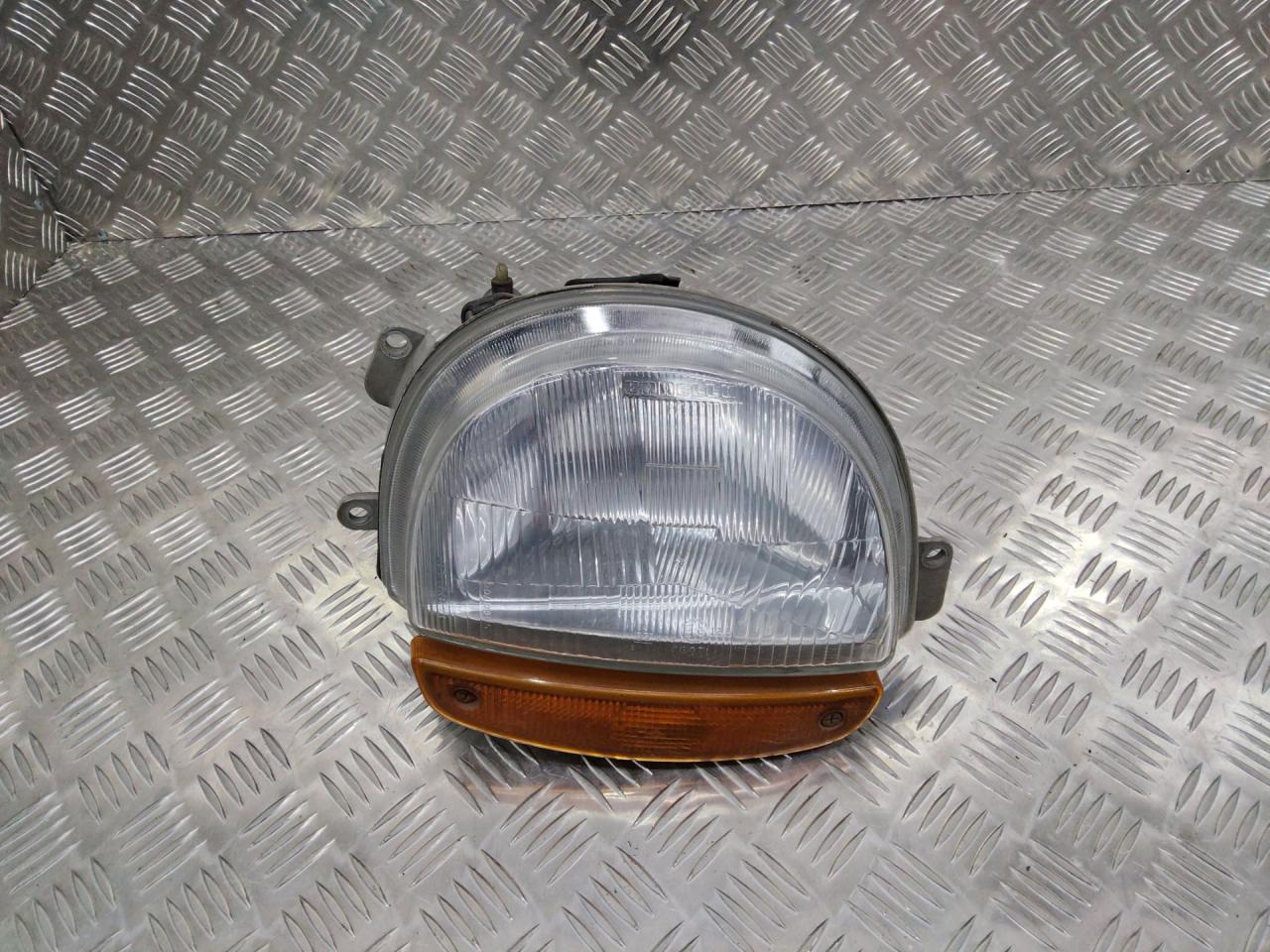 фара правая Renault Twingo 1 поколение 1998 - фото №1