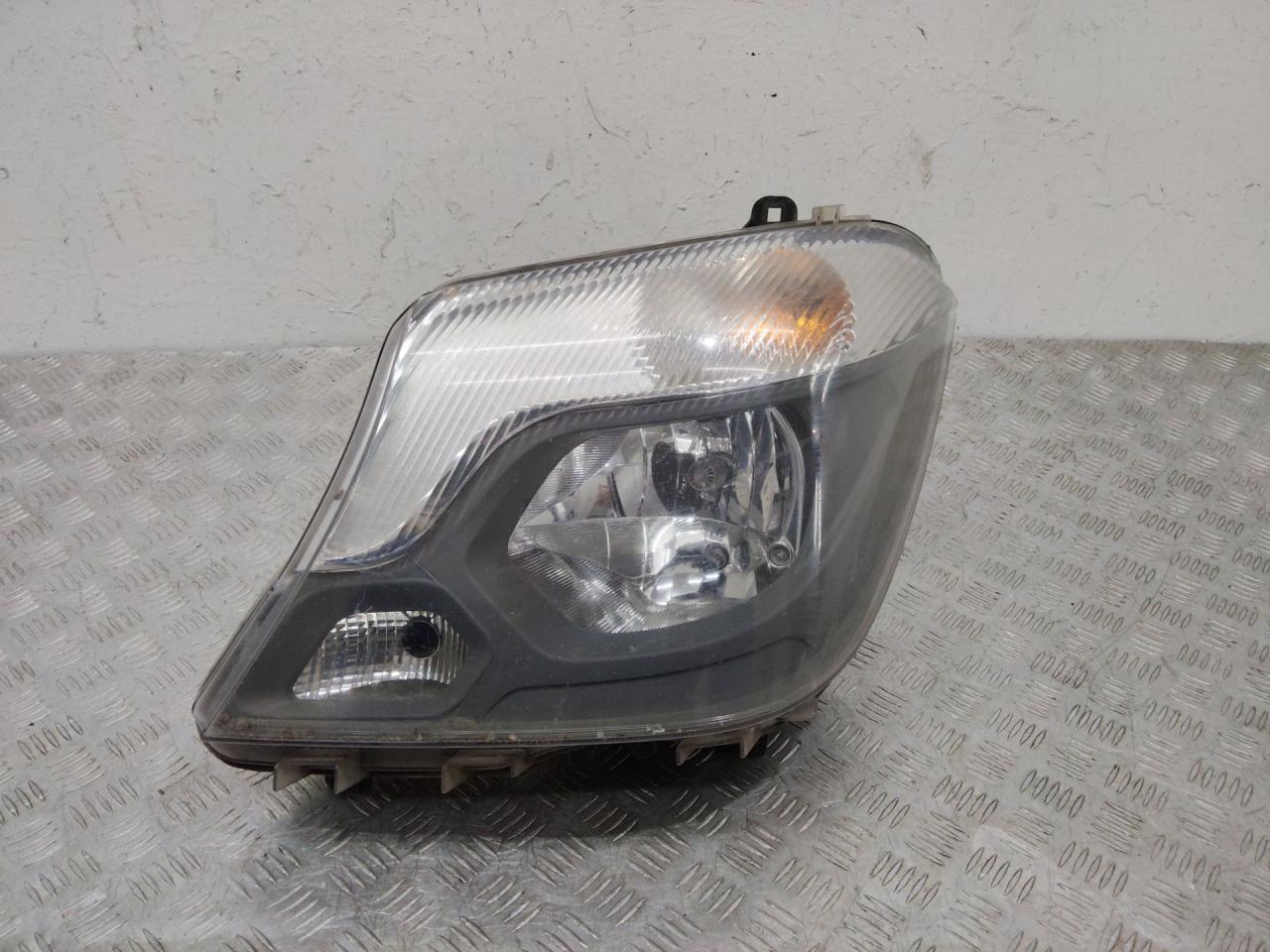фара левая Mercedes-Benz Sprinter 2 поколение (W906) 2013 - фото №1